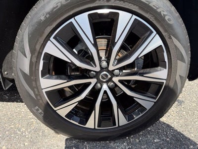 2024 Volvo XC60 Plus Dark Theme