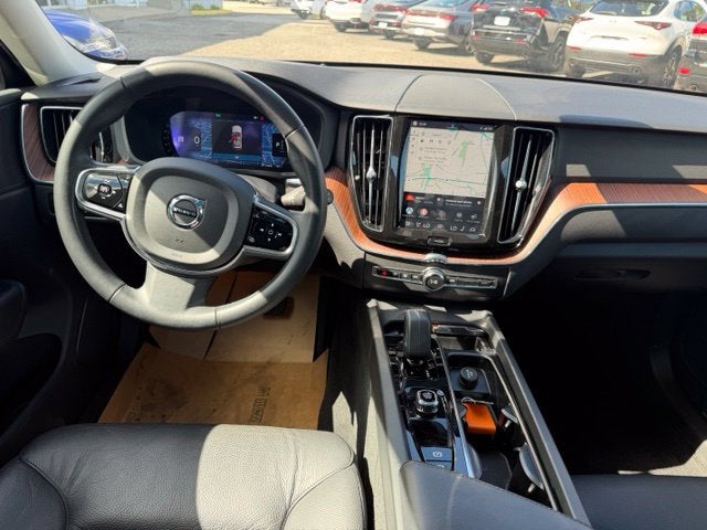 2024 Volvo XC60 Plus Dark Theme