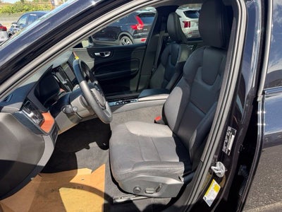 2024 Volvo XC60 Plus Dark Theme
