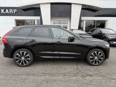 2024 Volvo XC60 Plus Dark Theme
