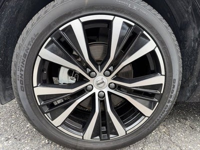 2024 Volvo XC60 Plus Dark Theme