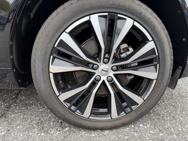 2024 Volvo XC60 Plus Dark Theme