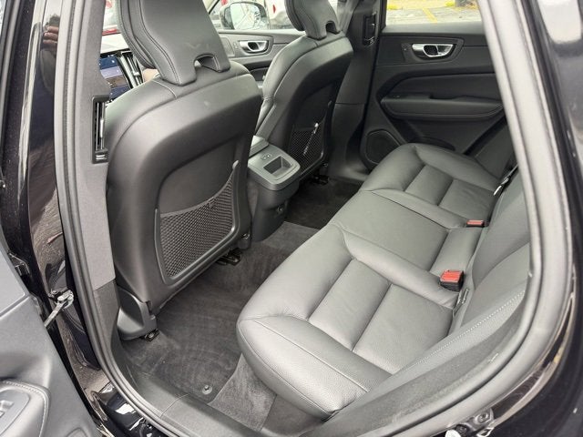 2024 Volvo XC60 Plus Dark Theme