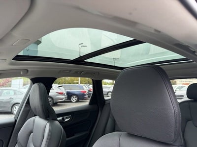 2024 Volvo XC60 Plus Dark Theme