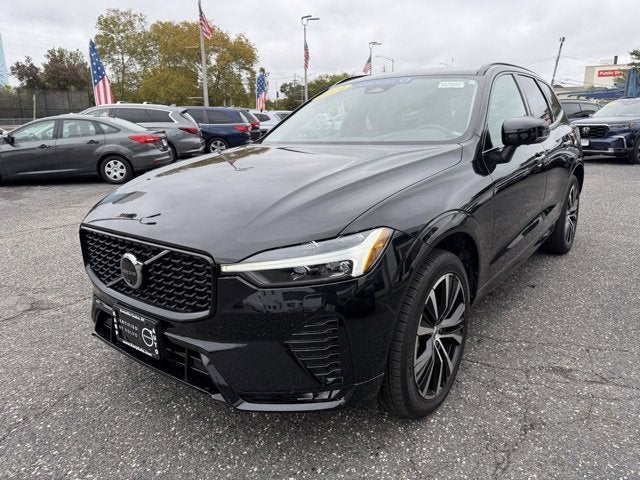 2024 Volvo XC60 Plus Dark Theme