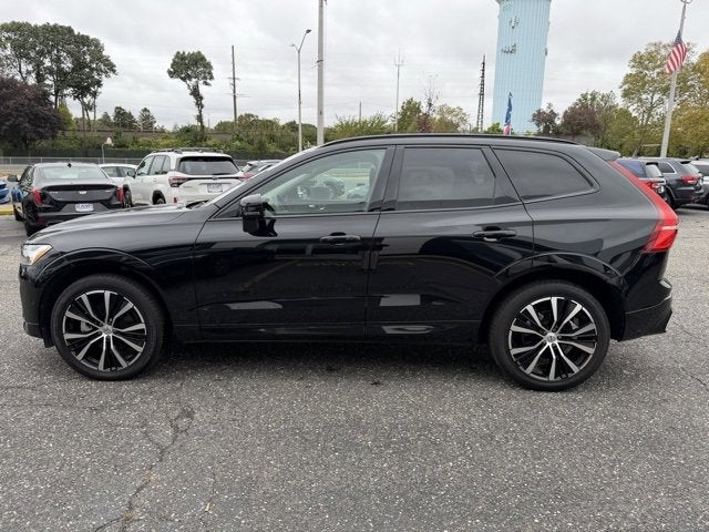 2024 Volvo XC60 Plus Dark Theme