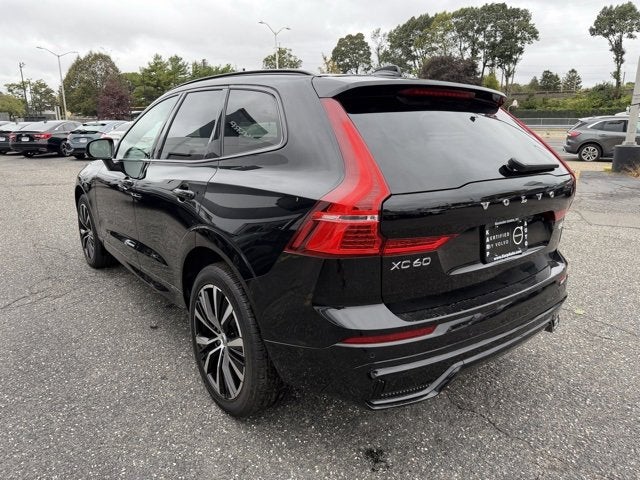 2024 Volvo XC60 Plus Dark Theme