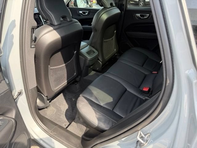 2024 Volvo XC60 Plus Dark Theme