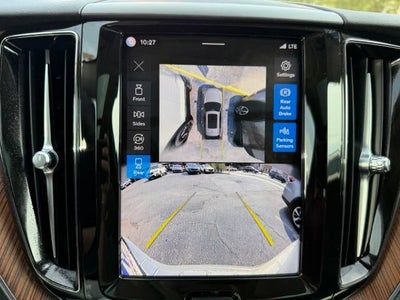 2024 Volvo XC60 Plus Dark Theme