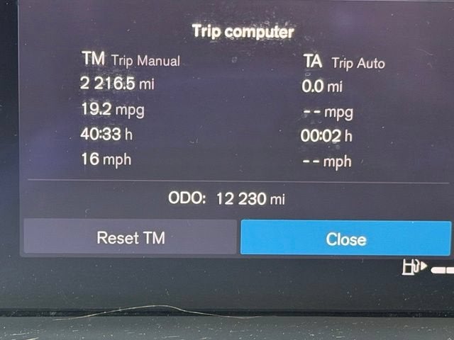 2024 Volvo XC60 Plus Dark Theme
