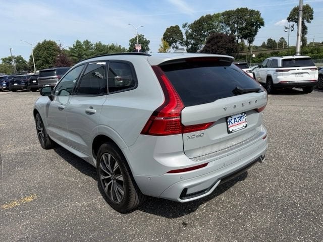 2024 Volvo XC60 Plus Dark Theme