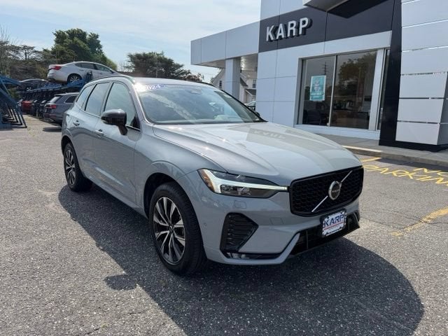 2024 Volvo XC60 Plus Dark Theme