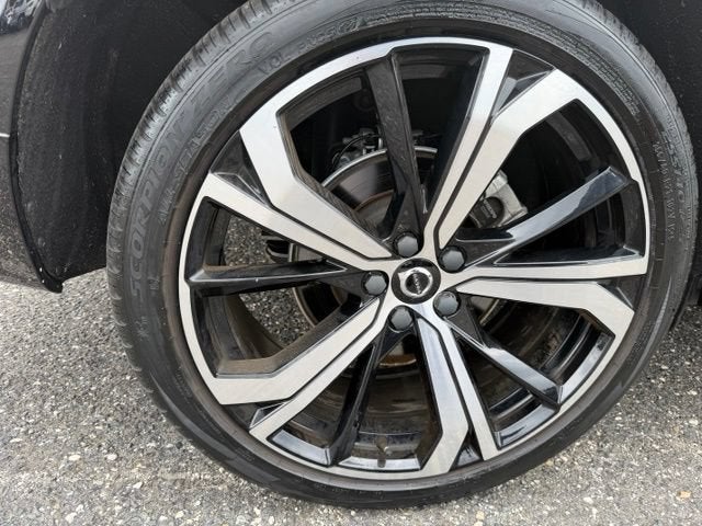 2024 Volvo XC60 Ultimate Dark Theme