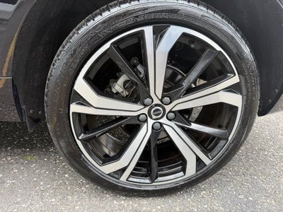 2024 Volvo XC60 Ultimate Dark Theme