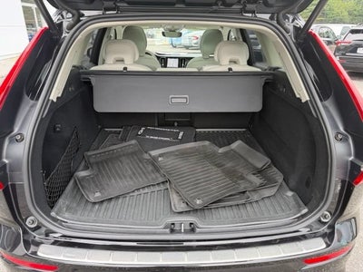 2024 Volvo XC60 Ultimate Dark Theme