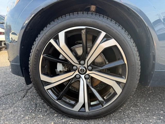 2024 Volvo XC60 Ultimate Dark Theme