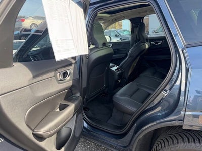 2024 Volvo XC60 Ultimate Dark Theme