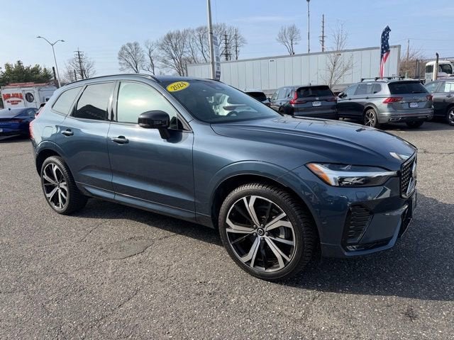 2024 Volvo XC60 Ultimate Dark Theme