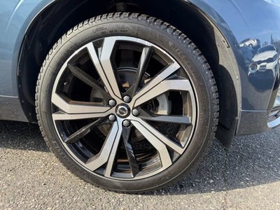 2024 Volvo XC60 Ultimate Dark Theme