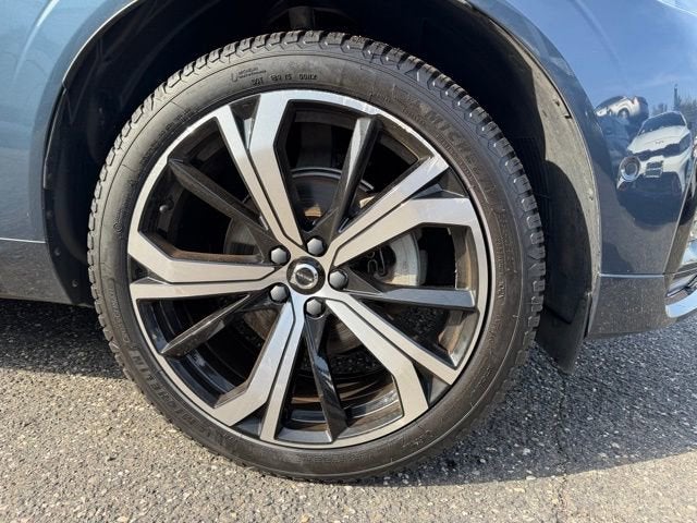 2024 Volvo XC60 Ultimate Dark Theme