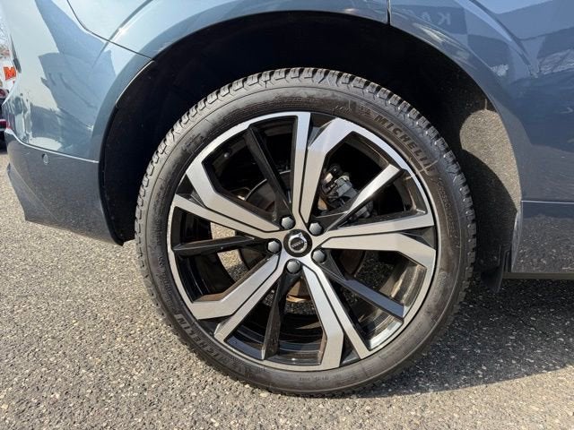 2024 Volvo XC60 Ultimate Dark Theme