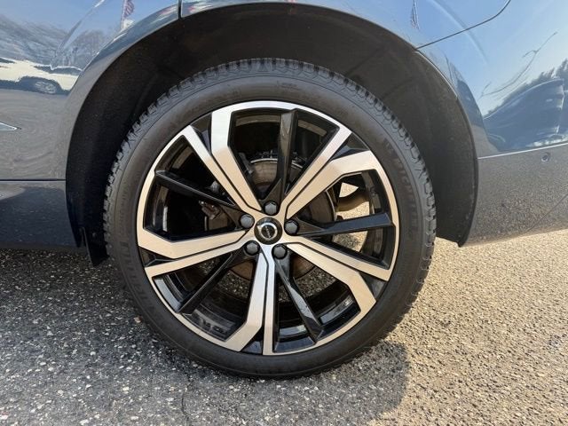 2024 Volvo XC60 Ultimate Dark Theme