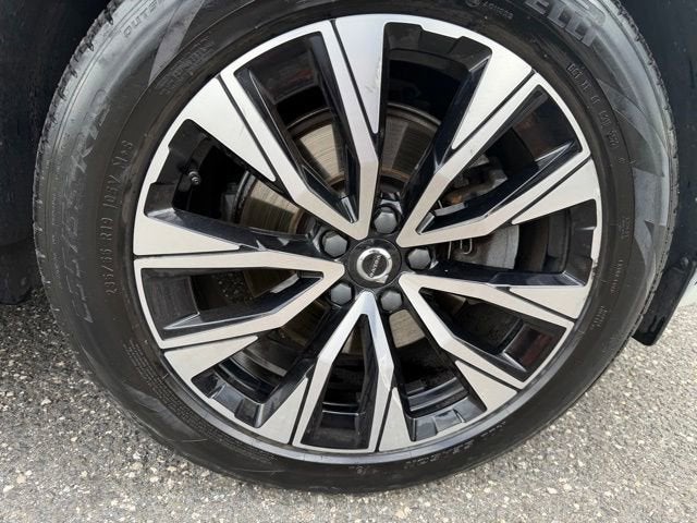 2023 Volvo XC60 Plus Bright Theme
