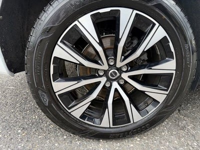 2023 Volvo XC60 Plus Bright Theme