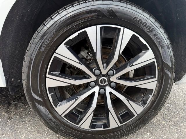 2023 Volvo XC60 Plus Bright Theme