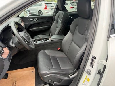 2023 Volvo XC60 Plus Bright Theme