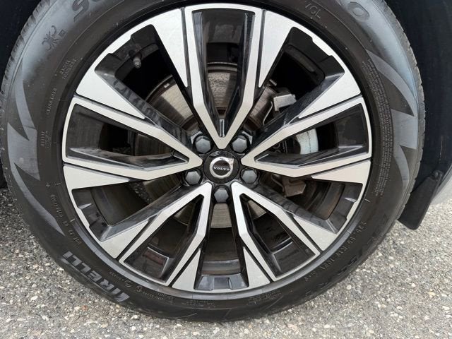 2023 Volvo XC60 Plus Bright Theme
