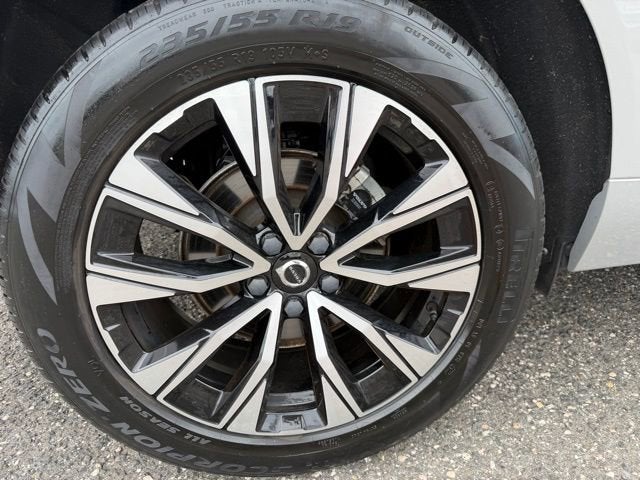 2023 Volvo XC60 Plus Bright Theme