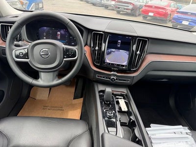 2023 Volvo XC60 Plus Bright Theme