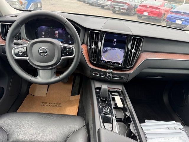 2023 Volvo XC60 Plus Bright Theme