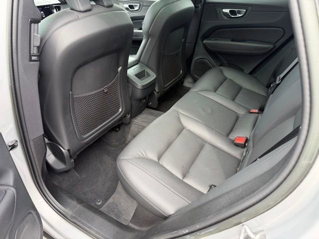 2023 Volvo XC60 Plus Bright Theme