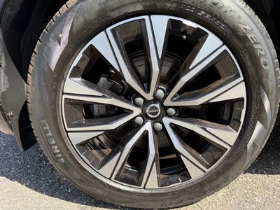 2023 Volvo XC60 Plus Bright Theme