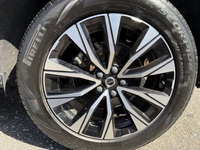2023 Volvo XC60 Plus Bright Theme