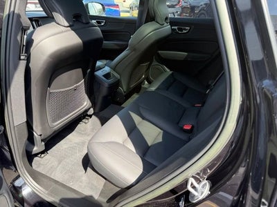2023 Volvo XC60 Plus Bright Theme