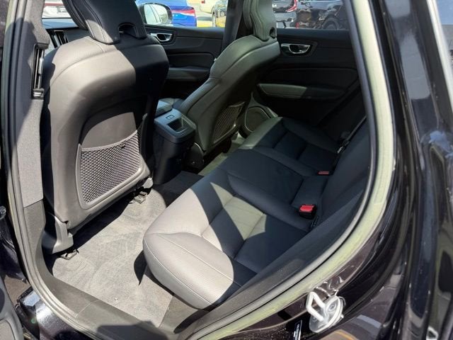 2023 Volvo XC60 Plus Bright Theme