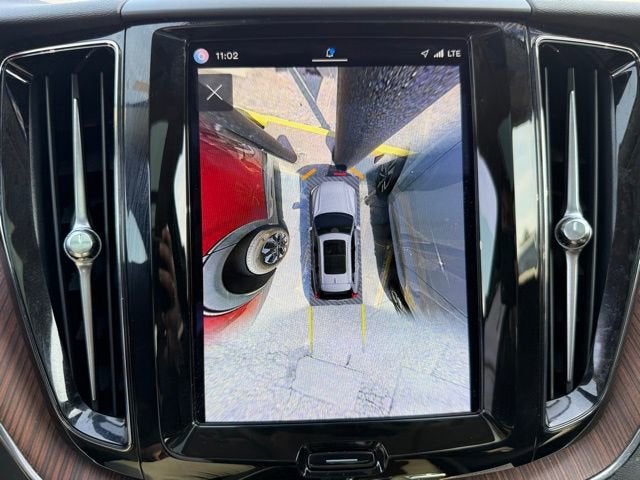 2023 Volvo XC60 Plus Bright Theme