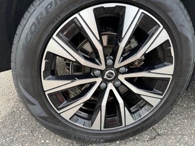 2023 Volvo XC60 Plus Bright Theme