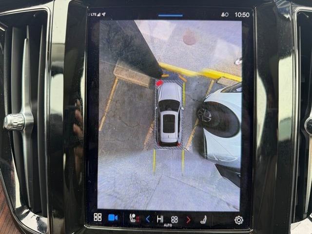 2023 Volvo XC60 Plus Bright Theme