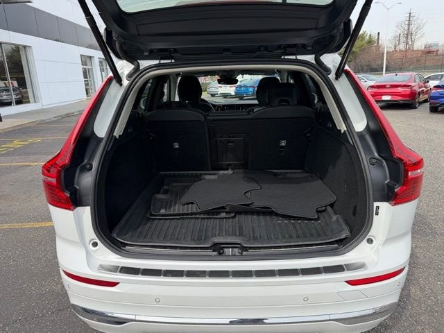 2023 Volvo XC60 Plus Bright Theme