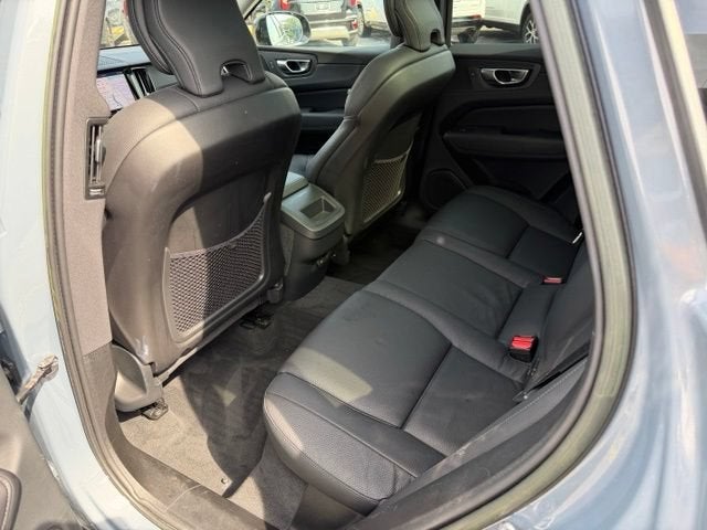2023 Volvo XC60 Plus Dark Theme