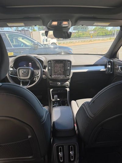 2026 Volvo XC40 Plus
