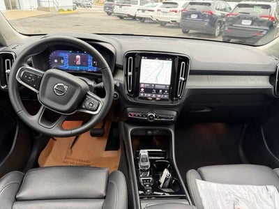2024 Volvo XC40 Plus Bright Theme