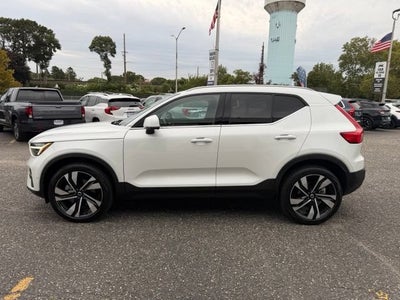 2024 Volvo XC40 Plus Bright Theme