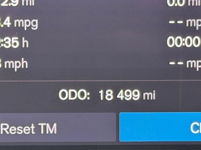2024 Volvo XC40 Plus Bright Theme
