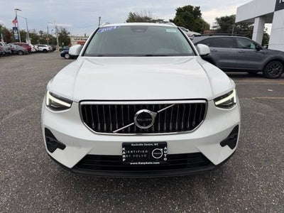 2024 Volvo XC40 Plus Bright Theme