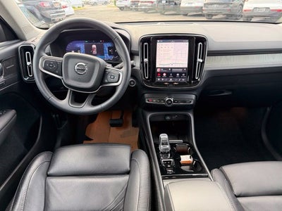 2024 Volvo XC40 Plus Bright Theme